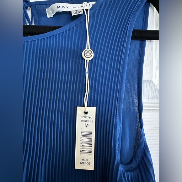 Never Worn Tank Top - Picture 3 of 6